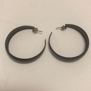 Earrings black hoops